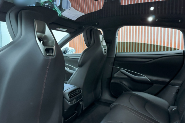 小米汽车 小米SU7 2024款 后驱标准创始版中控内饰7006