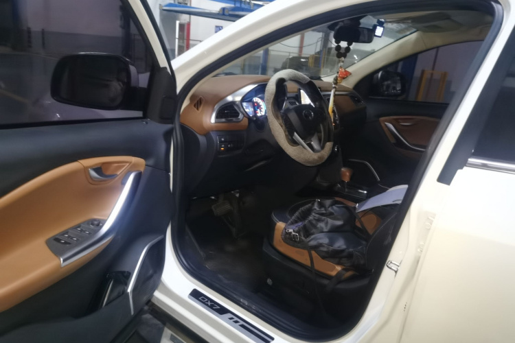 东南DX7 2015款 1.5T 自动豪华型中控内饰20