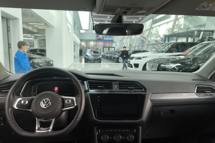 大众 途观L 2019款 330TSI 自动两驱R-Line旗舰版 国VI中控内饰7002