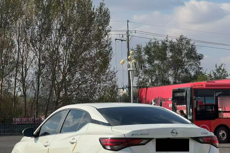 日产 轩逸 2022款 1.6L XL CVT悦享版车身外观4