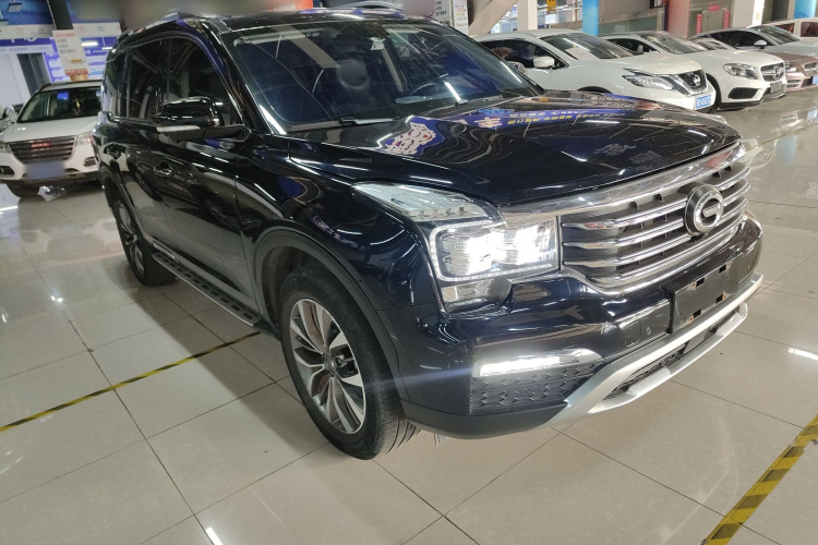 广汽传祺 传祺GS8 2017款 320T 两驱豪华智联版（七座）车身外观3