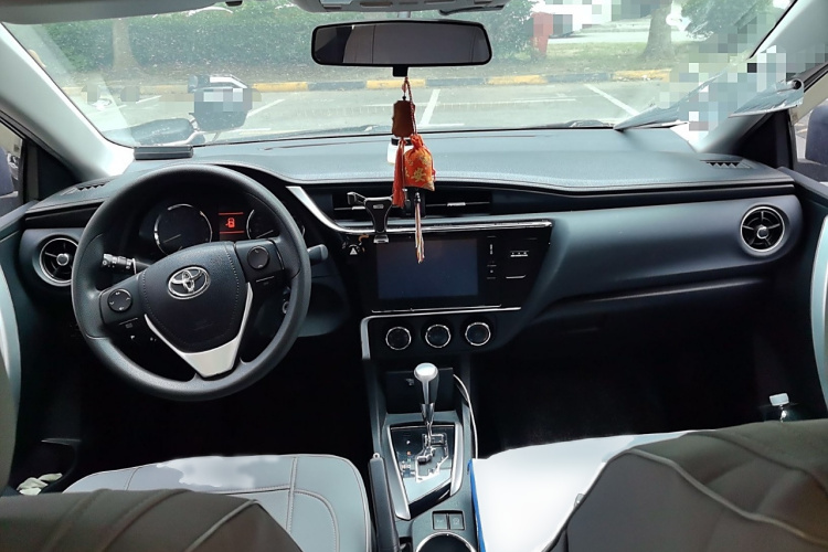 丰田 卡罗拉 2017款 改款 1.2T S-CVT GL-i中控内饰7002