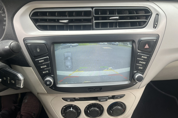 雪铁龙 爱丽舍 2014款 1.6L 手动时尚型中控内饰7002