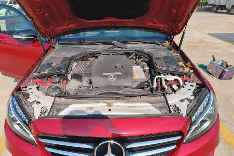 奔驰C级 2016款 C 200 运动版机舱底盘24