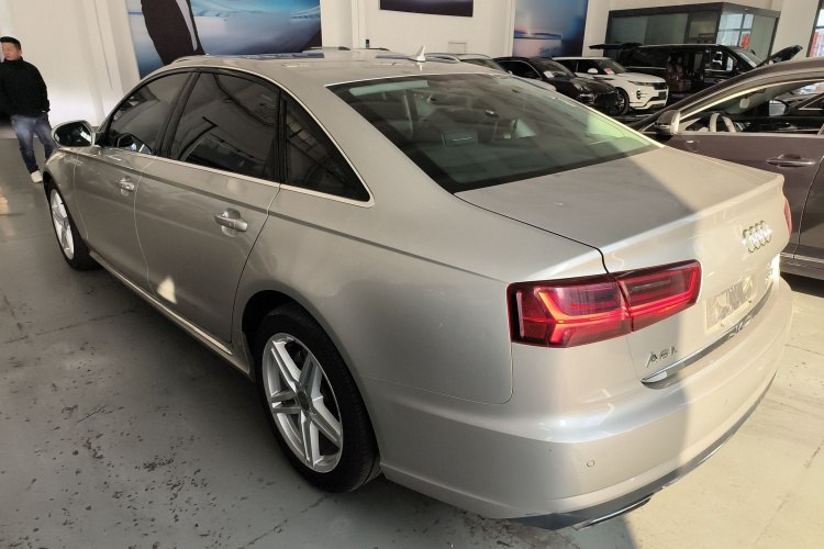 奥迪A6L 2017款 30 FSI 舒适型车身外观4