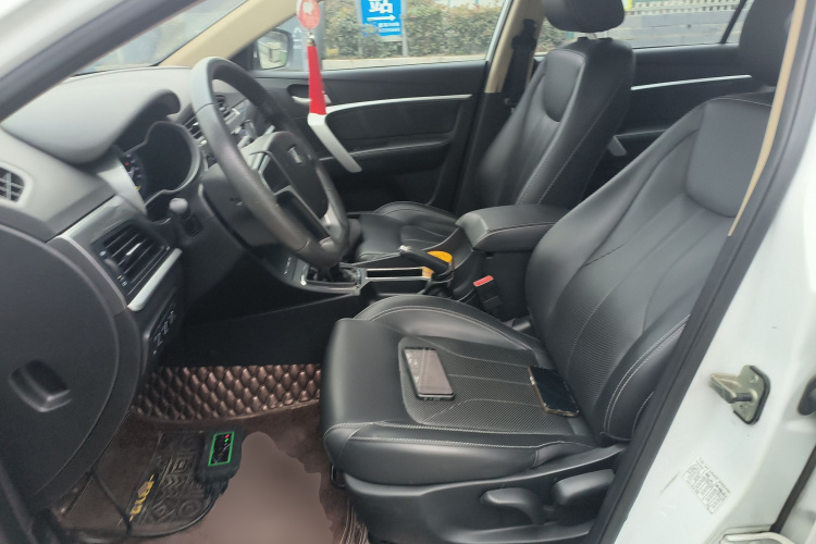 吉利汽车 帝豪 2017款 三厢百万款 1.5L 手动向上版中控内饰19