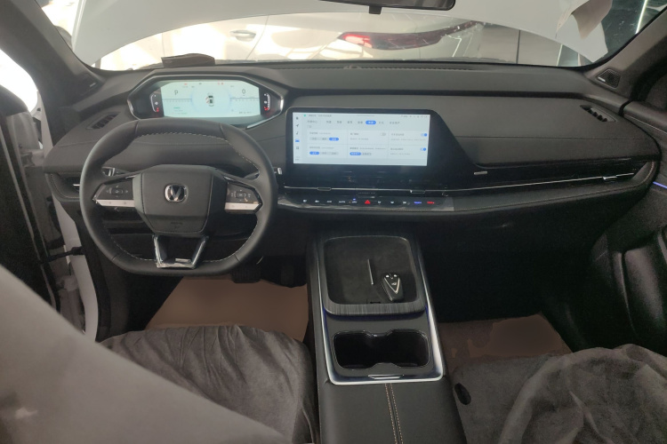 长安CS55PLUS PHEV 2025款 智慧新蓝鲸 125km 战舰版中控内饰12