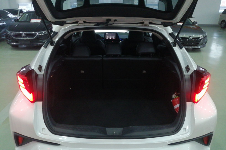 丰田C-HR 2021款 2.0L 豪华版局部细节23