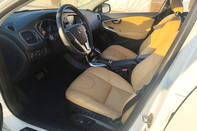 沃尔沃V40 2017款 T3 智逸版中控内饰7004