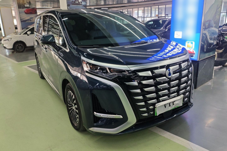 腾势D9 2022款 DM-i 970 四驱尊荣型车身外观3