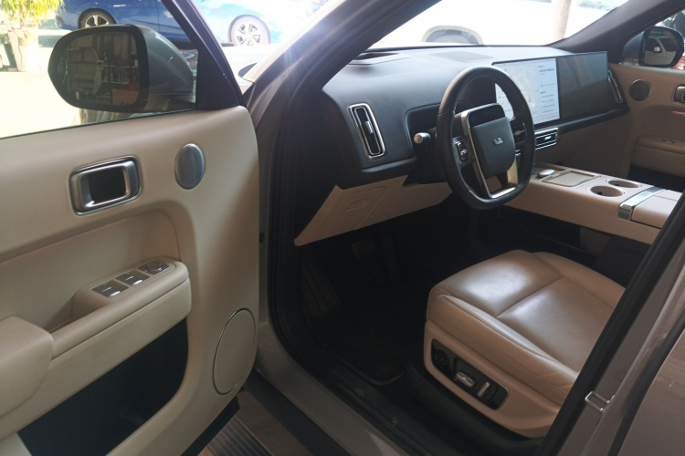 理想汽车 理想L9 2022款 Max中控内饰7003