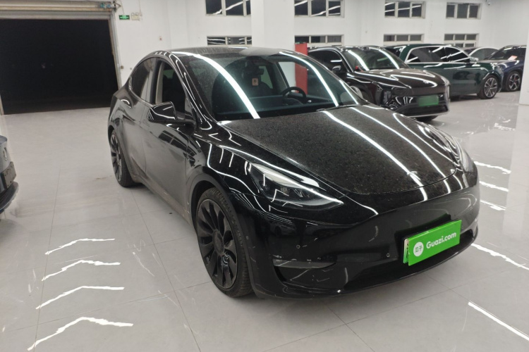 特斯拉 Model Y 2022款 Performance高性能全轮驱动版车身外观3