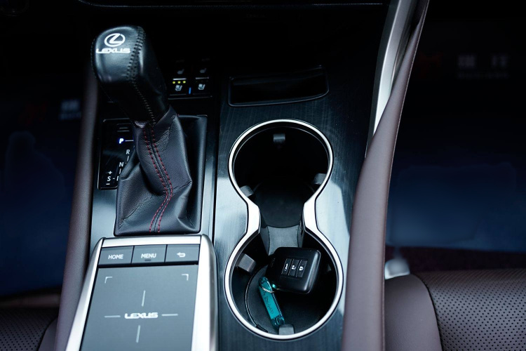 雷克萨斯RX 2020款 改款 450h 四驱典雅版中控内饰7004