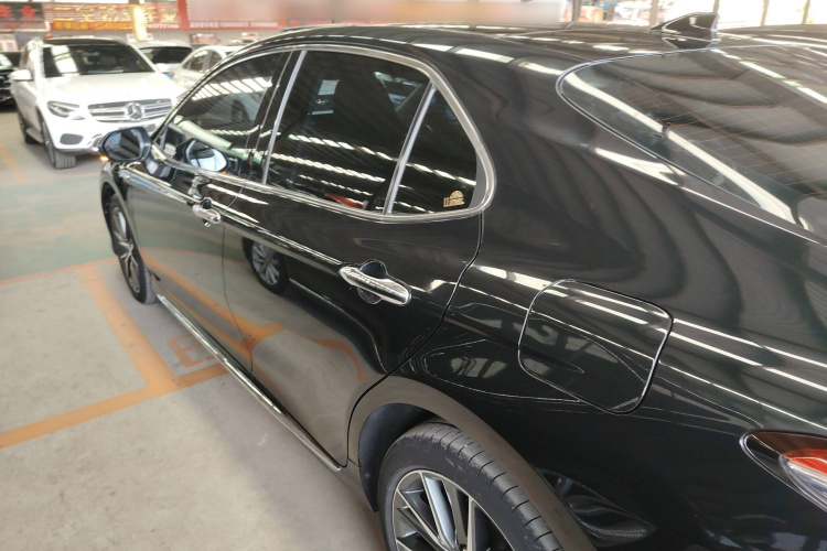 丰田 凯美瑞 2023款 双擎 2.5HG 豪华版车身外观4