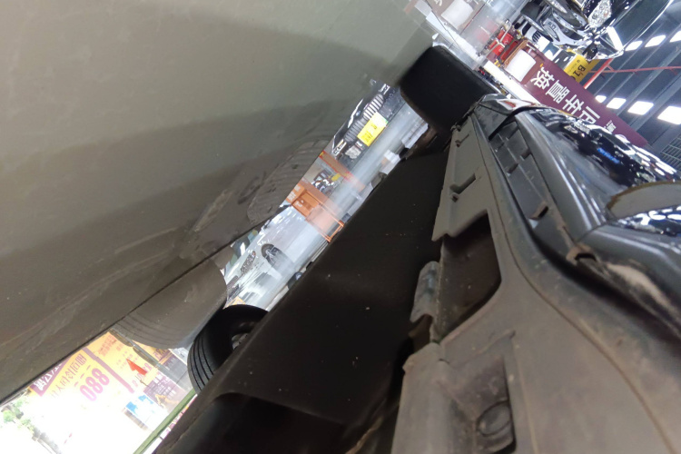 本田 冠道 2020款 370TURBO 四驱尊享版机舱底盘30