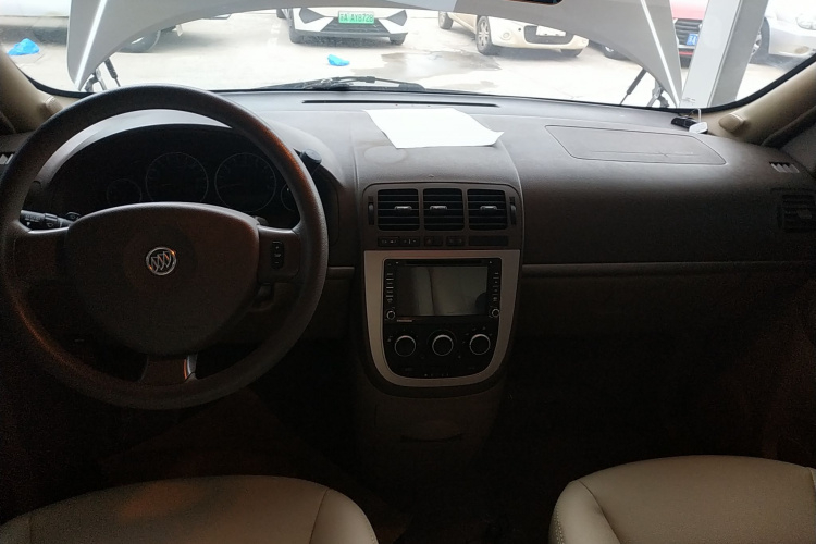 别克GL8 2014款 2.4L 经典版中控内饰7002