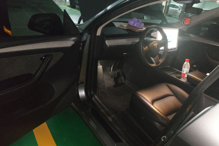 特斯拉 Model Y 2024款 后轮驱动版中控内饰20