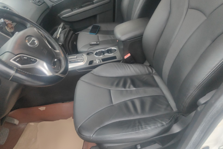 广汽传祺 传祺GS5 2014款 2.0L 自动两驱周年增值版中控内饰19