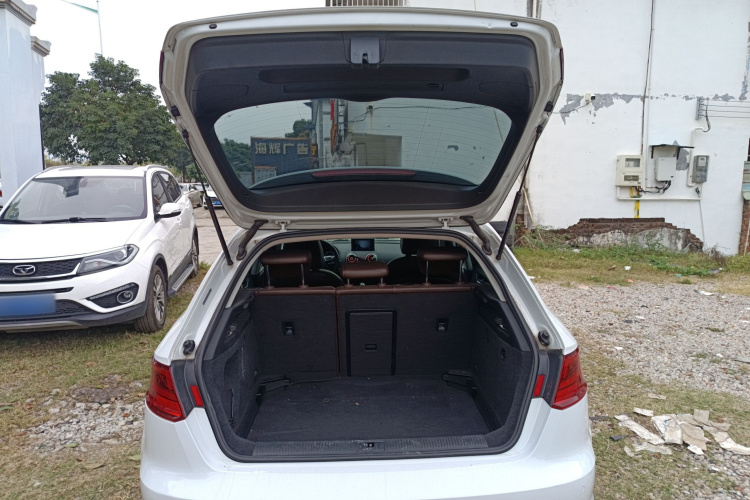 奥迪A3 2016款 Sportback 35 TFSI 风尚型机舱底盘23