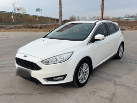 福特 福克斯 2017款 两厢 1.6L 自动风尚型智行版