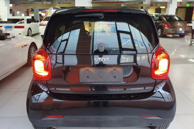 smart fortwo 2018款 1.0L 52千瓦硬顶灵动版 国V车身外观6