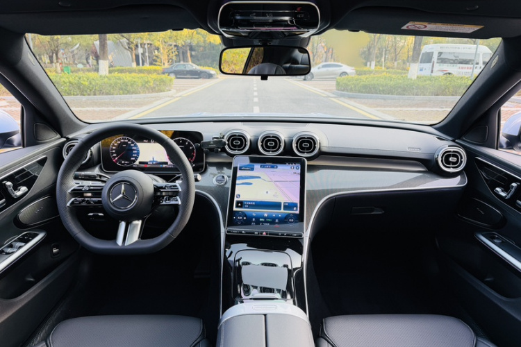 奔驰C级 2024款 改款 C 260 L 运动版中控内饰7004