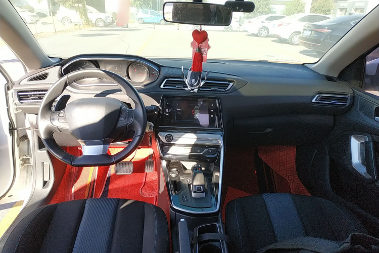 标致308 2019款 230THP 自动豪华版 国VI中控内饰12