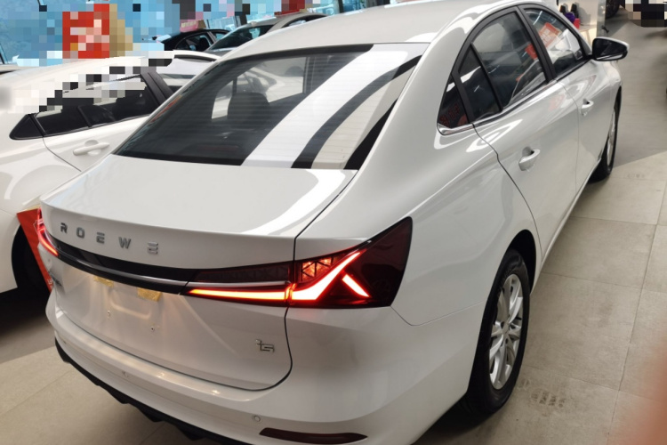 荣威i5 2023款 1.5L CVT豪华版车身外观6