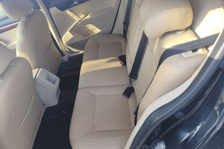 大众 朗逸 2013款 改款经典 1.6L 自动舒适版中控内饰21