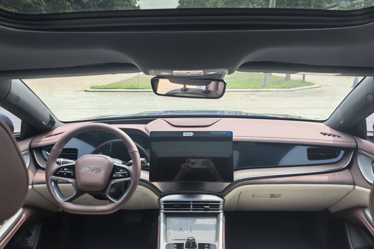 比亚迪 海豹 2023款 DM-i 1.5T 200km 旗舰型中控内饰7006