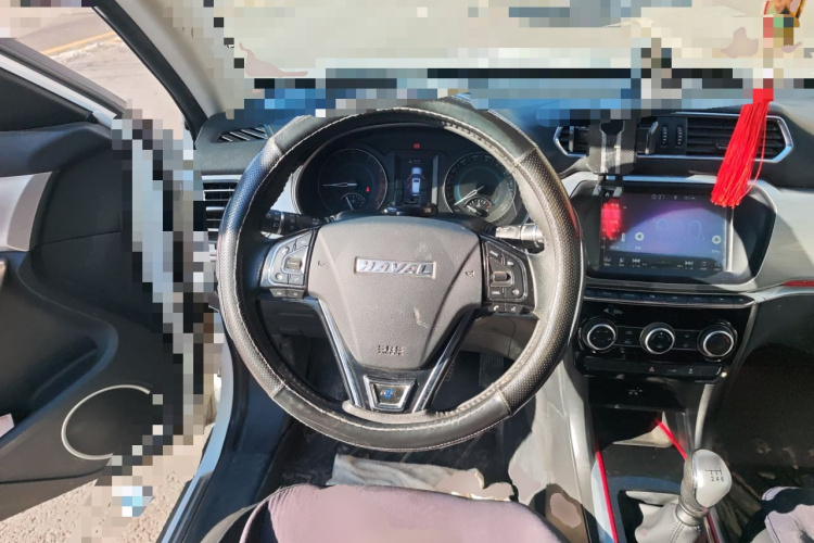 哈弗H2 2017款 蓝标 1.5T 手动两驱精英型中控内饰13