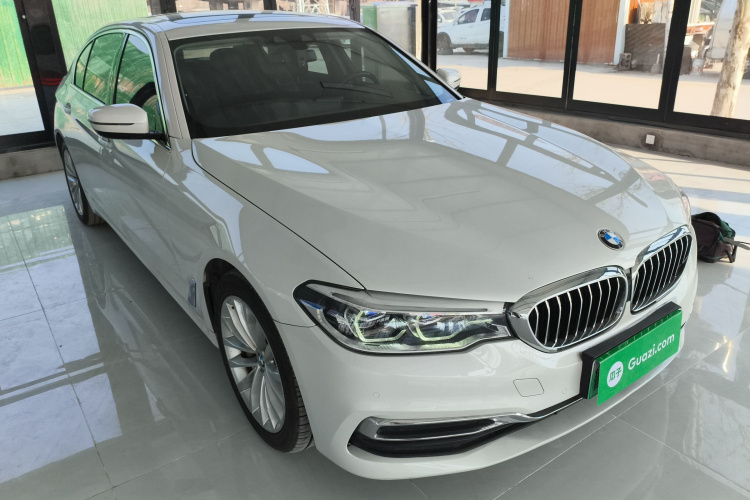 宝马5系新能源 2020款 里程升级版 530Le 豪华套装车身外观3