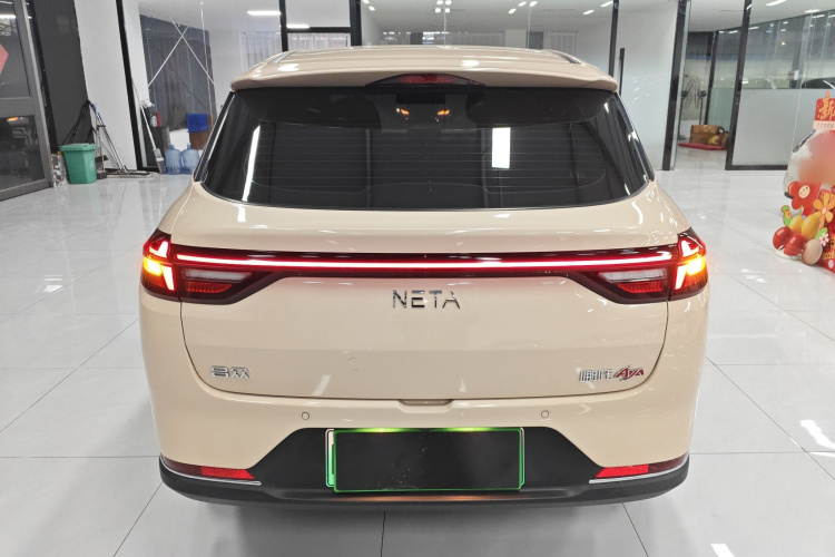 哪吒汽车 哪吒AYA 2023款 401 Lite车身外观6