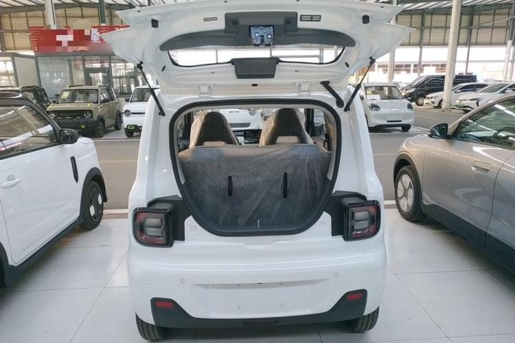 吉利银河 2024款 熊猫mini 200km 耐力熊机舱底盘23