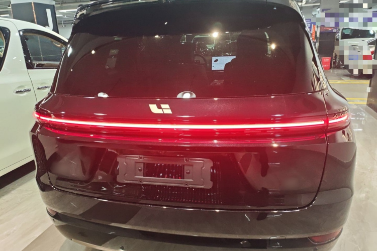 理想汽车 理想L9 2025款 Ultra 智能焕新版车身外观6
