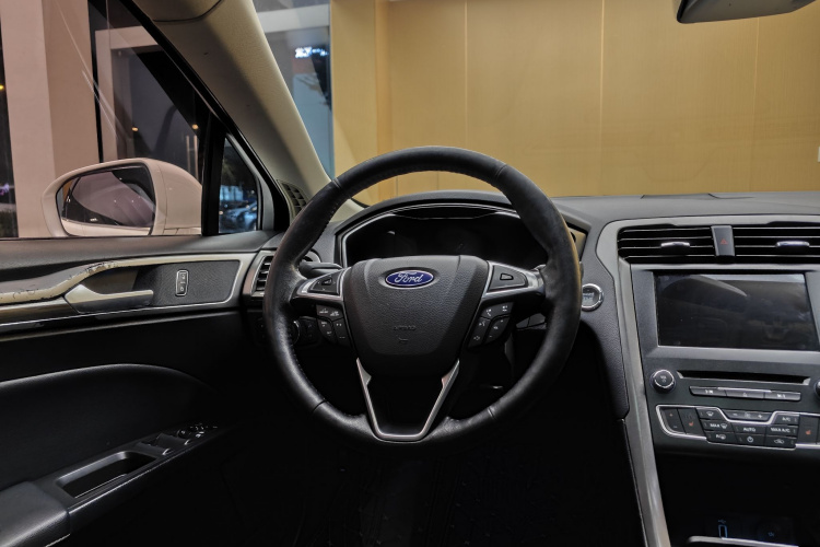 福特 蒙迪欧 2017款 EcoBoost 180 豪华型中控内饰7006