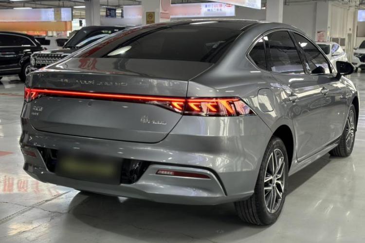 比亚迪 秦PLUS 2023款 冠军版 DM-i 120KM卓越型车身外观6004