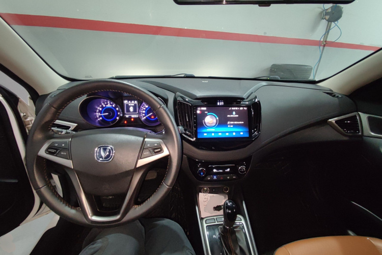 长安 逸动 2016款 1.6L GDI 自动劲尚型中控内饰7002