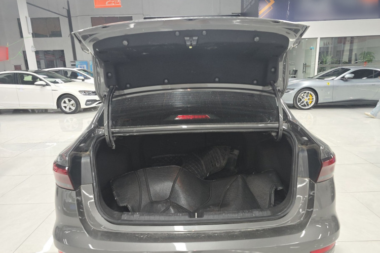 吉利汽车 帝豪 2023款 第4代冠军版 1.5L CVT尊贵型局部细节23