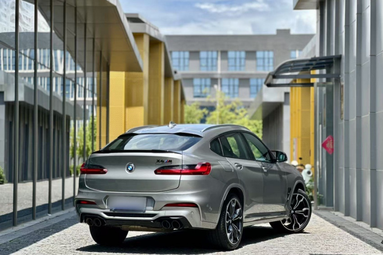 宝马X4 M 2019款 X4 M雷霆版车身外观6002