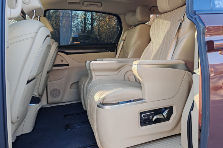 别克GL8 2023款 ES陆尊 尊享型中控内饰7006