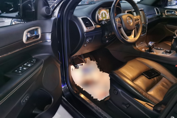 Jeep 大切诺基(进口) 2014款 3.0L 舒享导航版中控内饰20