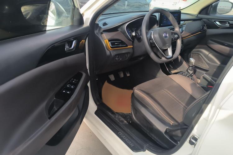 长安 逸动DT 2018款 1.6L 手动舒享型中控内饰7002