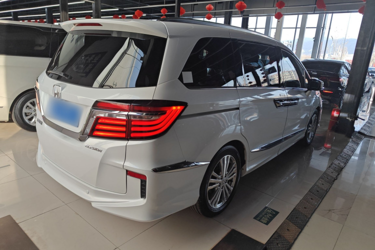 本田 艾力绅 2016款 2.4L 至尊版车身外观7