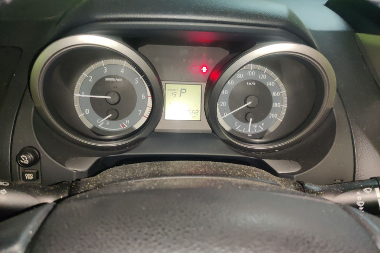 丰田 普拉多 2015款 2.7L 自动标准版局部细节14