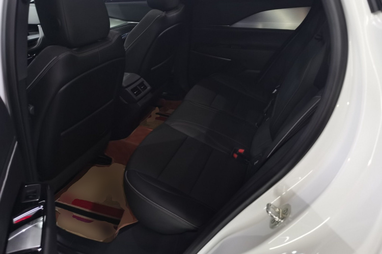 凯迪拉克GT4 2023款 25T 豪华型中控内饰21