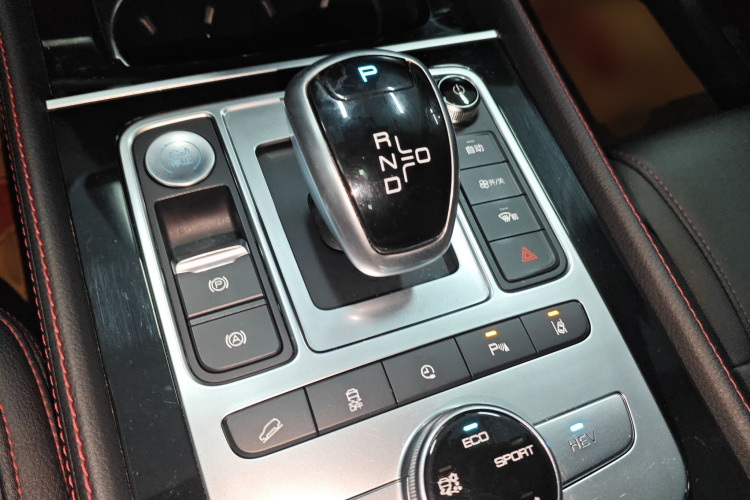 比亚迪 唐新能源 2018款 DM 2.0T 全时四驱智联创睿型 7座 国V局部细节18