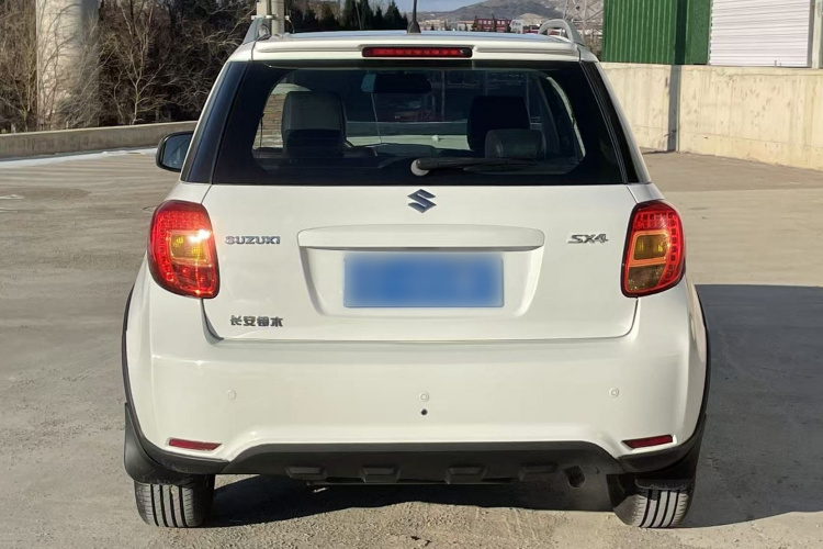 铃木 天语 SX4 2013款 1.6L 自动酷锐型车身外观6004