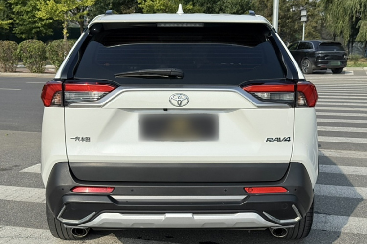 丰田 RAV4荣放 2020款 2.0L CVT两驱尊贵版车身外观6005