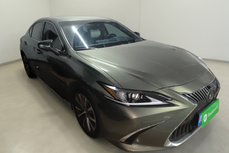 雷克萨斯ES 2018款 200 卓越版 国VI车身外观3
